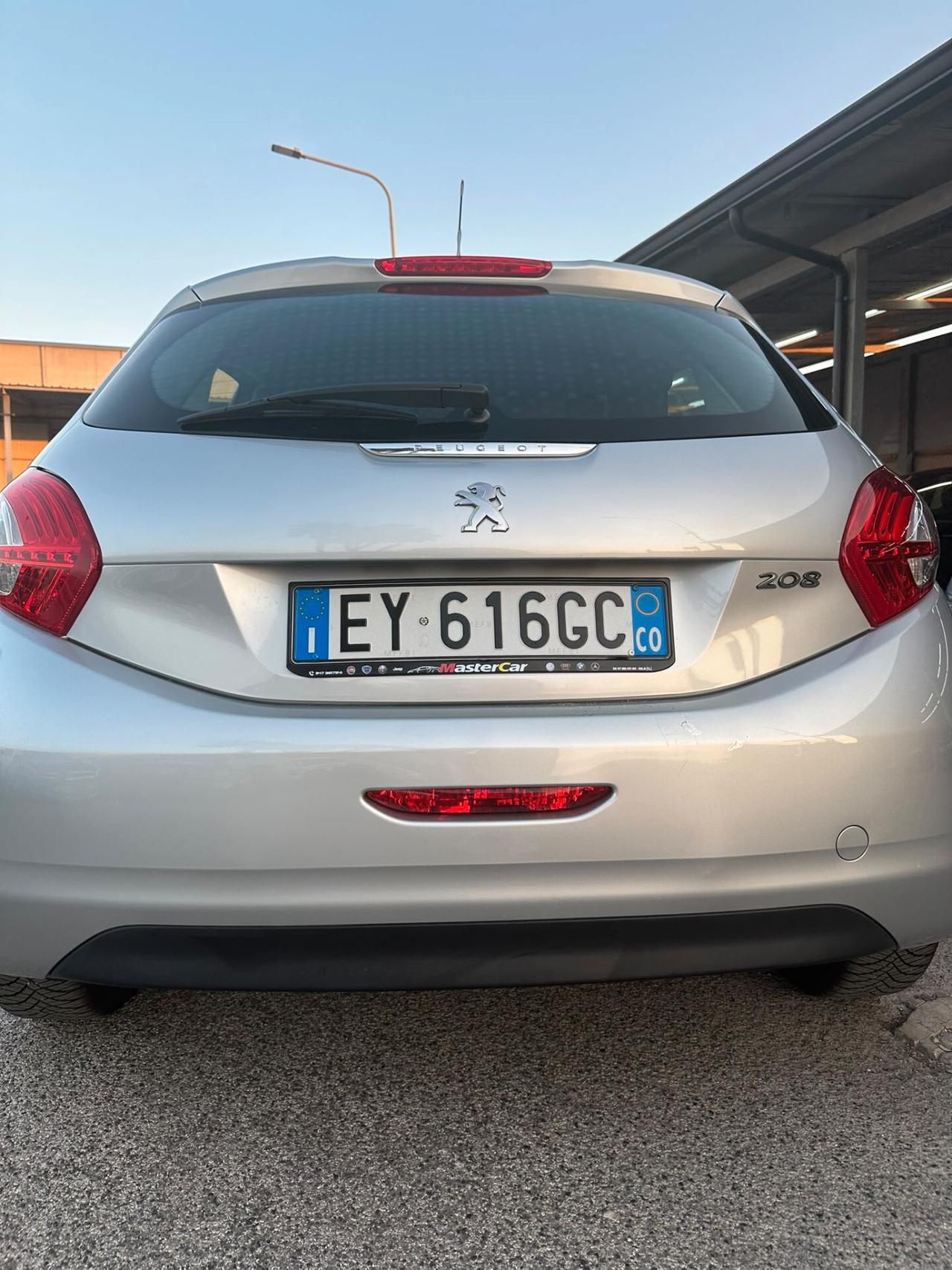 Peugeot 208 PureTech 82 5 porte Allure