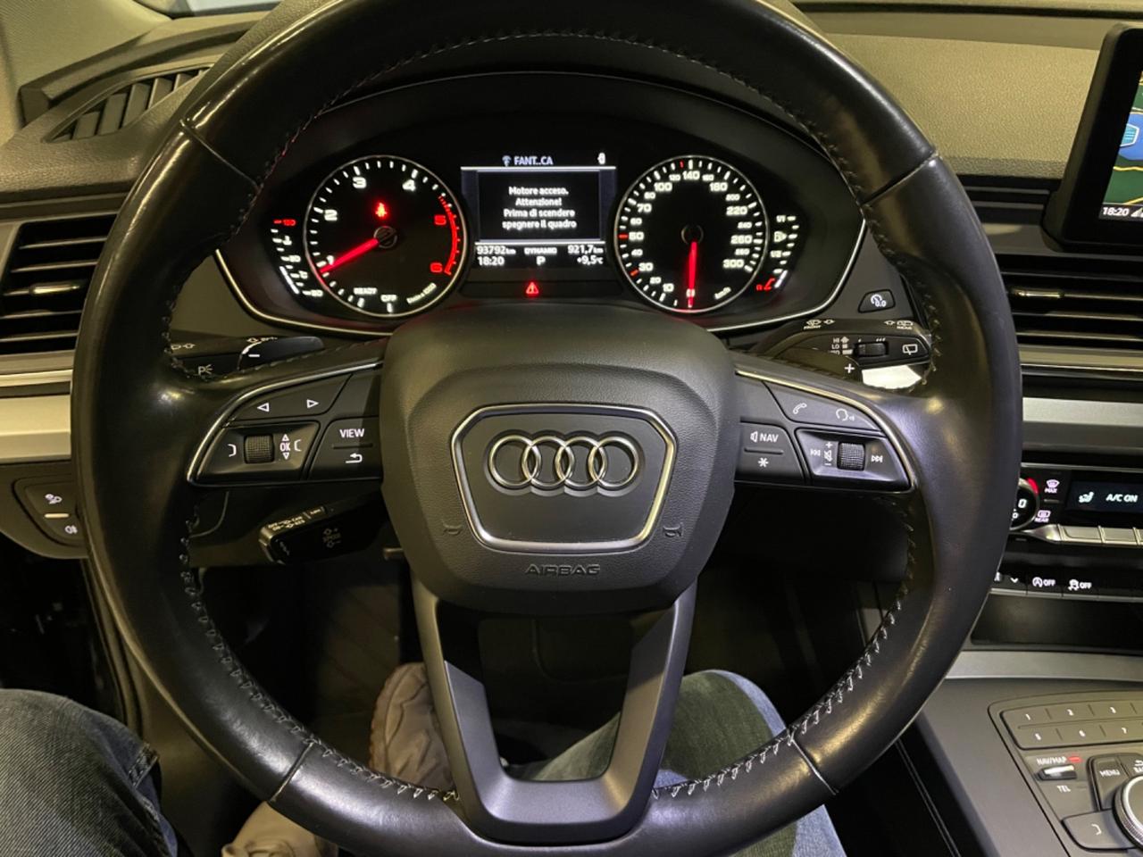 Audi Q5 2.0 TDI quattro S tronic Business Led Navy