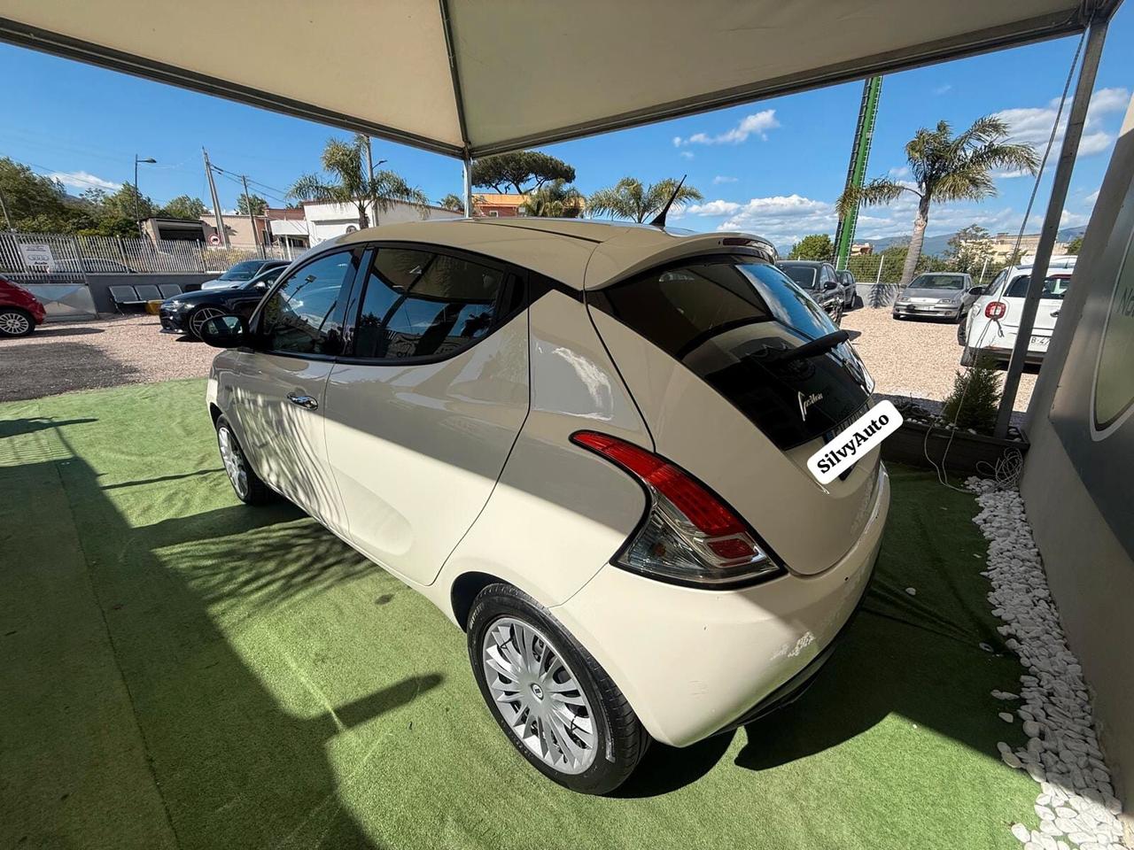 Lancia Ypsilon 1.2 69 CV 5 porte S&S Platinum
