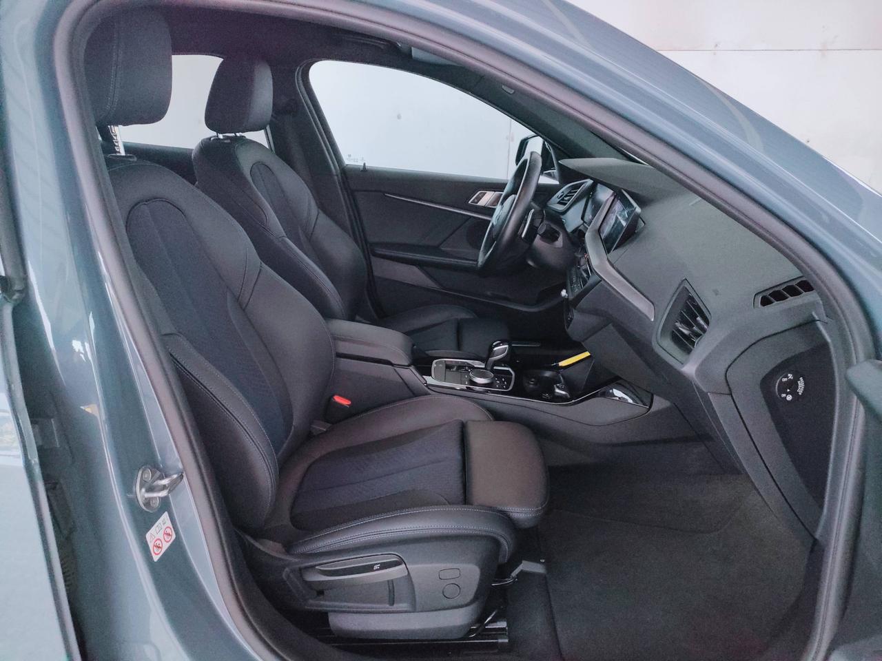 BMW Serie 1 F40 - 118d Msport auto