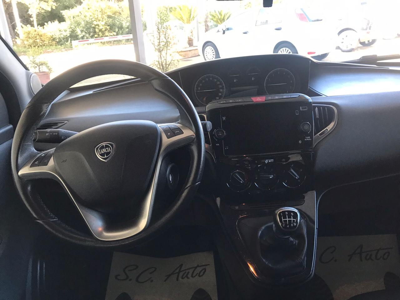 Lancia Ypsilon 1.0 FireFly 5 porte S&S Hybrid Ecochic Gold