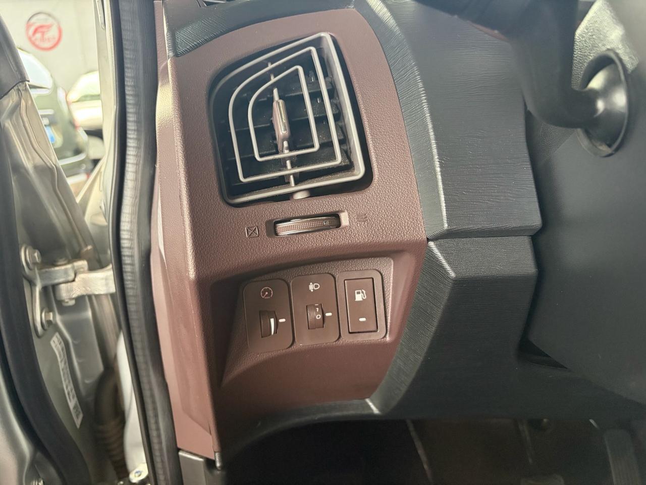 Mahindra XUV500 2.2 16V AWD W8