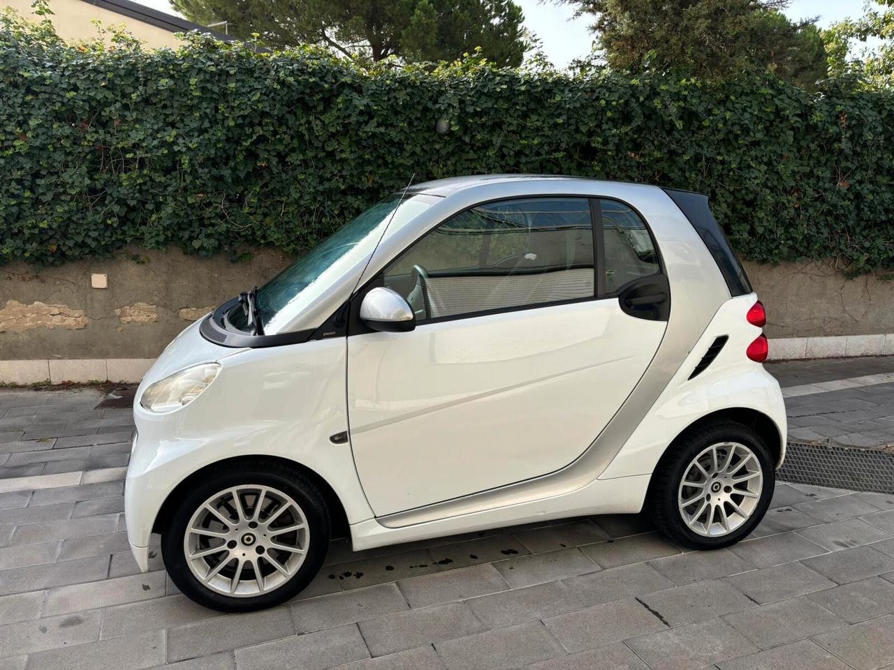 Smart ForTwo 1000 52 kW coupé pure