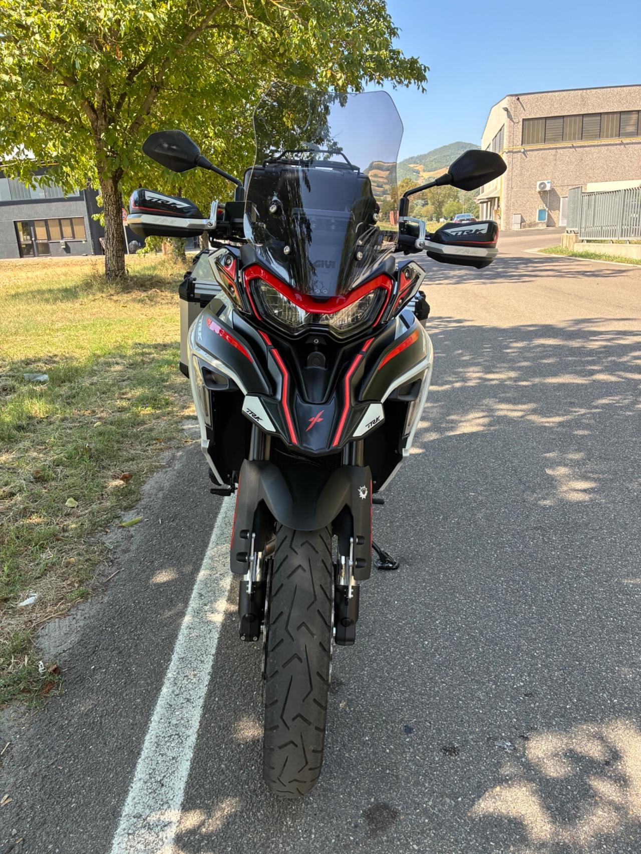 Benelli TRK 702 X