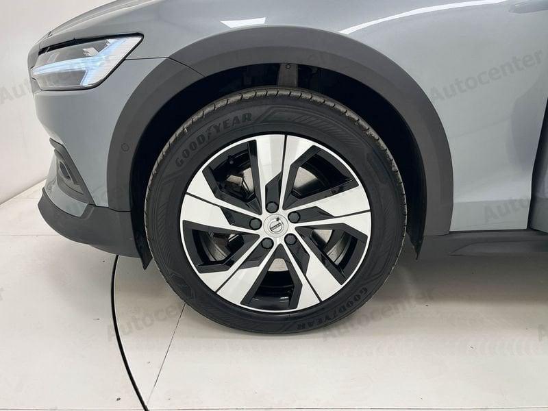 Volvo V60 Cross Country CROSS COUNTRY B4 (d) 197CV AWD AUT BUSINESS PRO