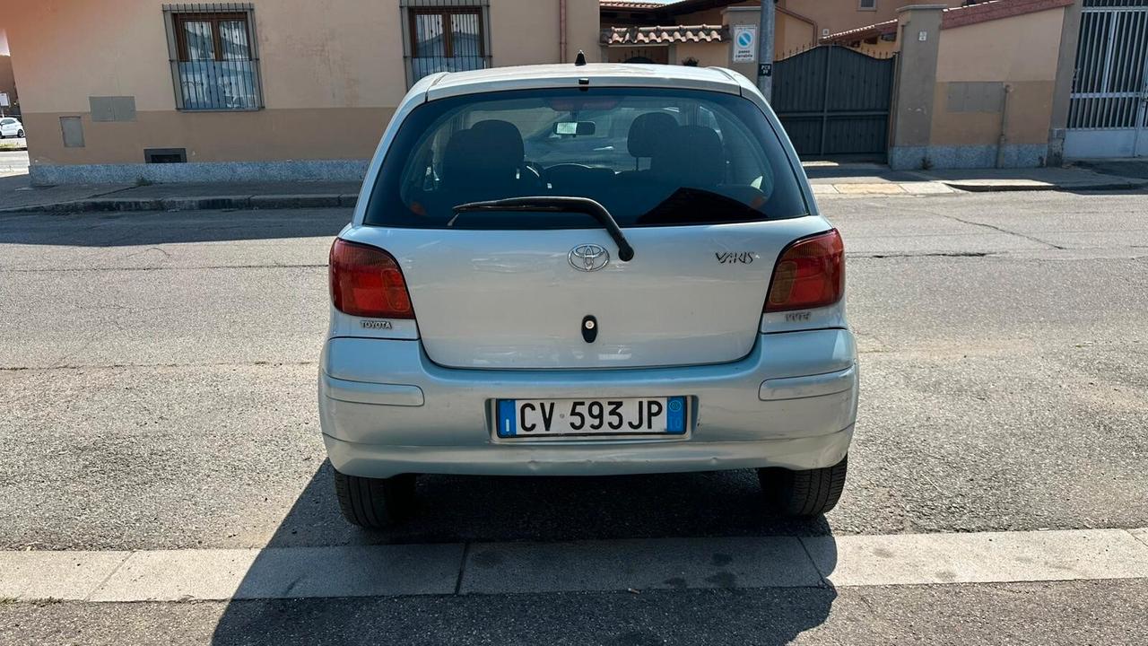 Toyota Yaris 1.0i 16V cat 3 porte Sol