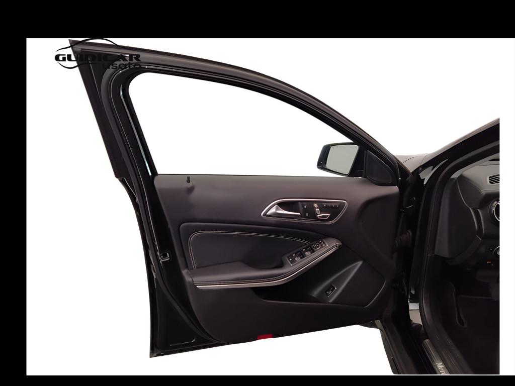 Mercedes-Benz GLA-X156 2017 - GLA 200 d Night Edition auto