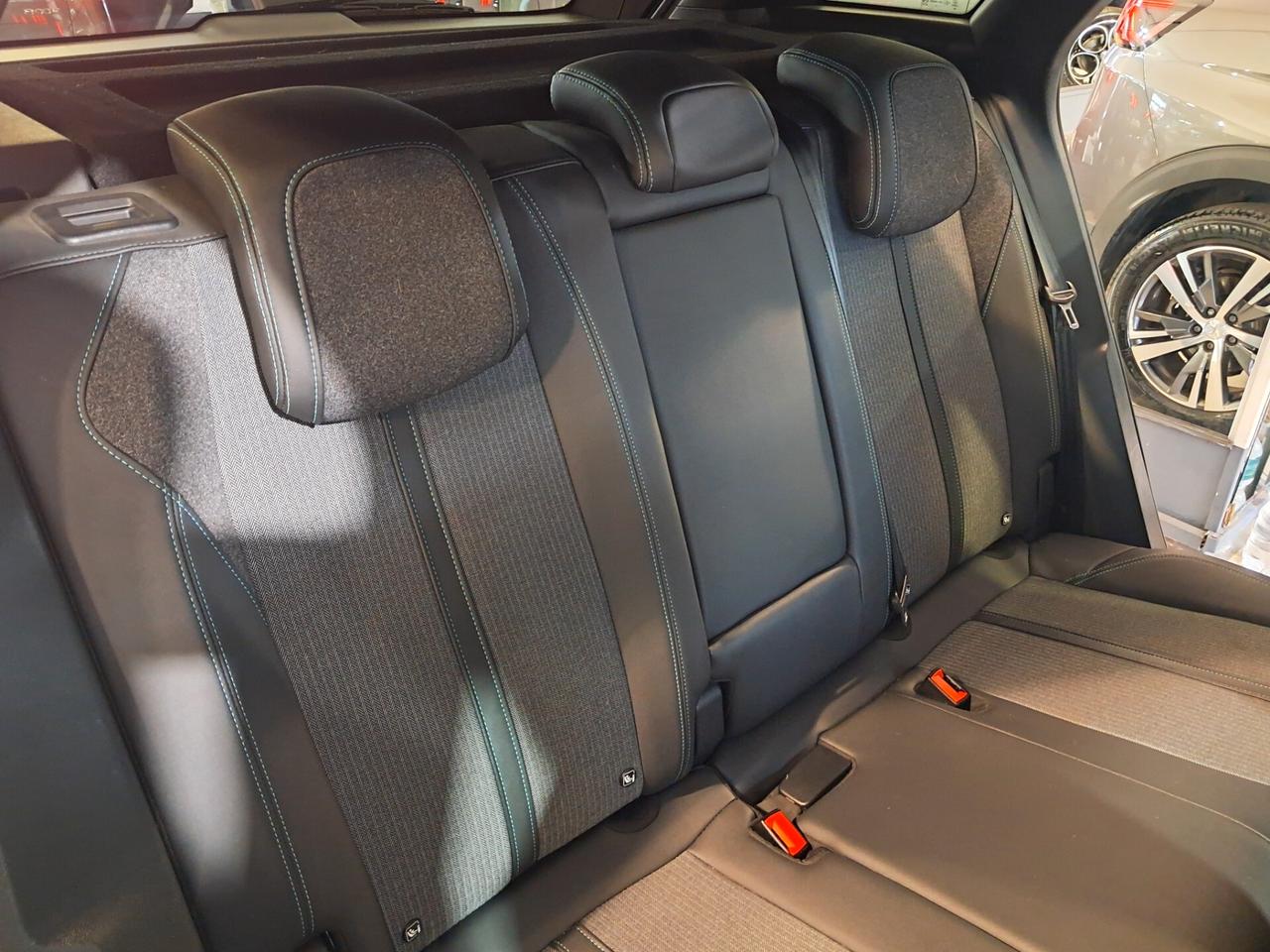 Peugeot 3008 BlueHDi 130 cv EAT8 Allure Pack