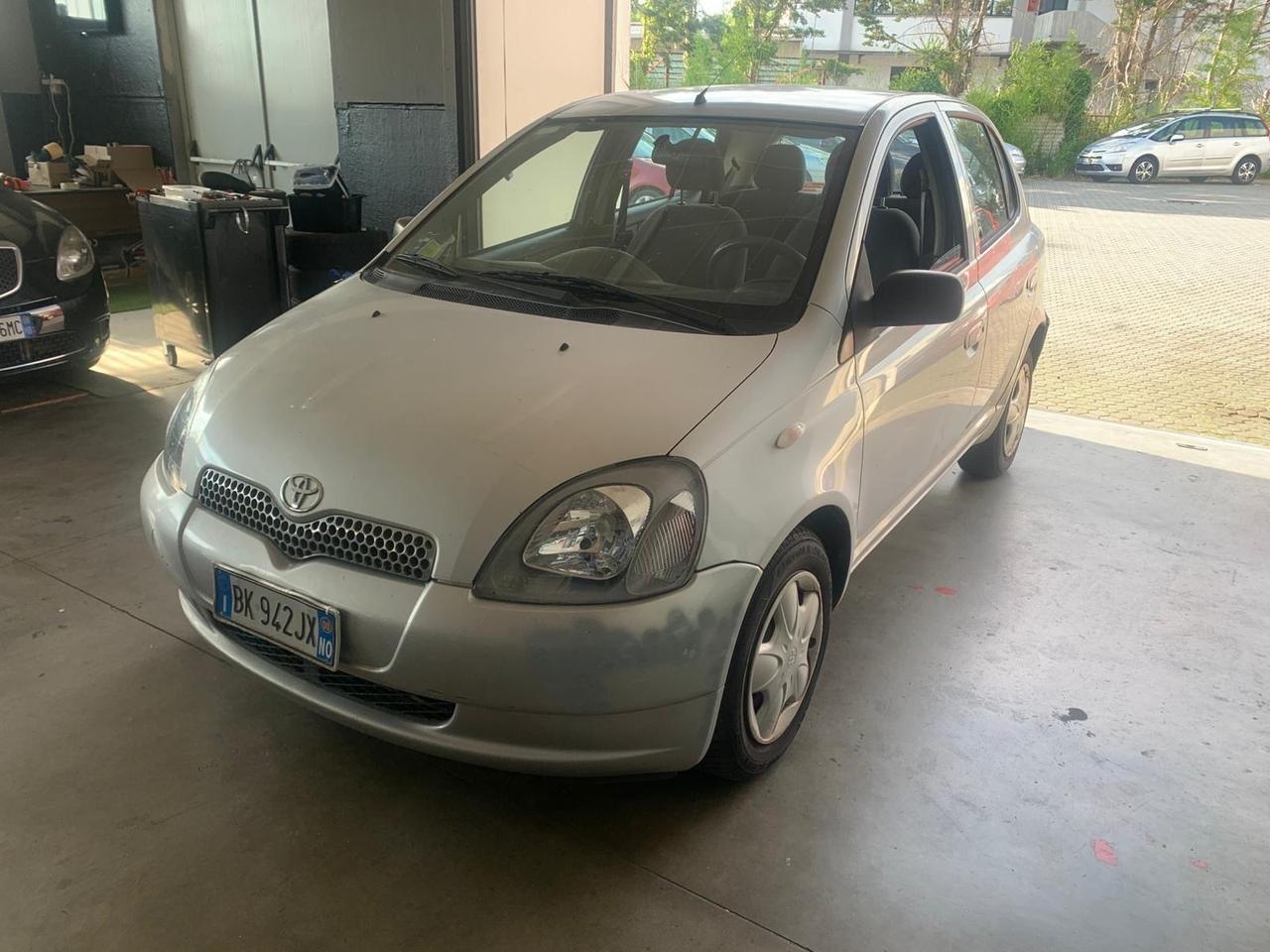 Toyota Yaris 1.0i 16V cat 5 porte