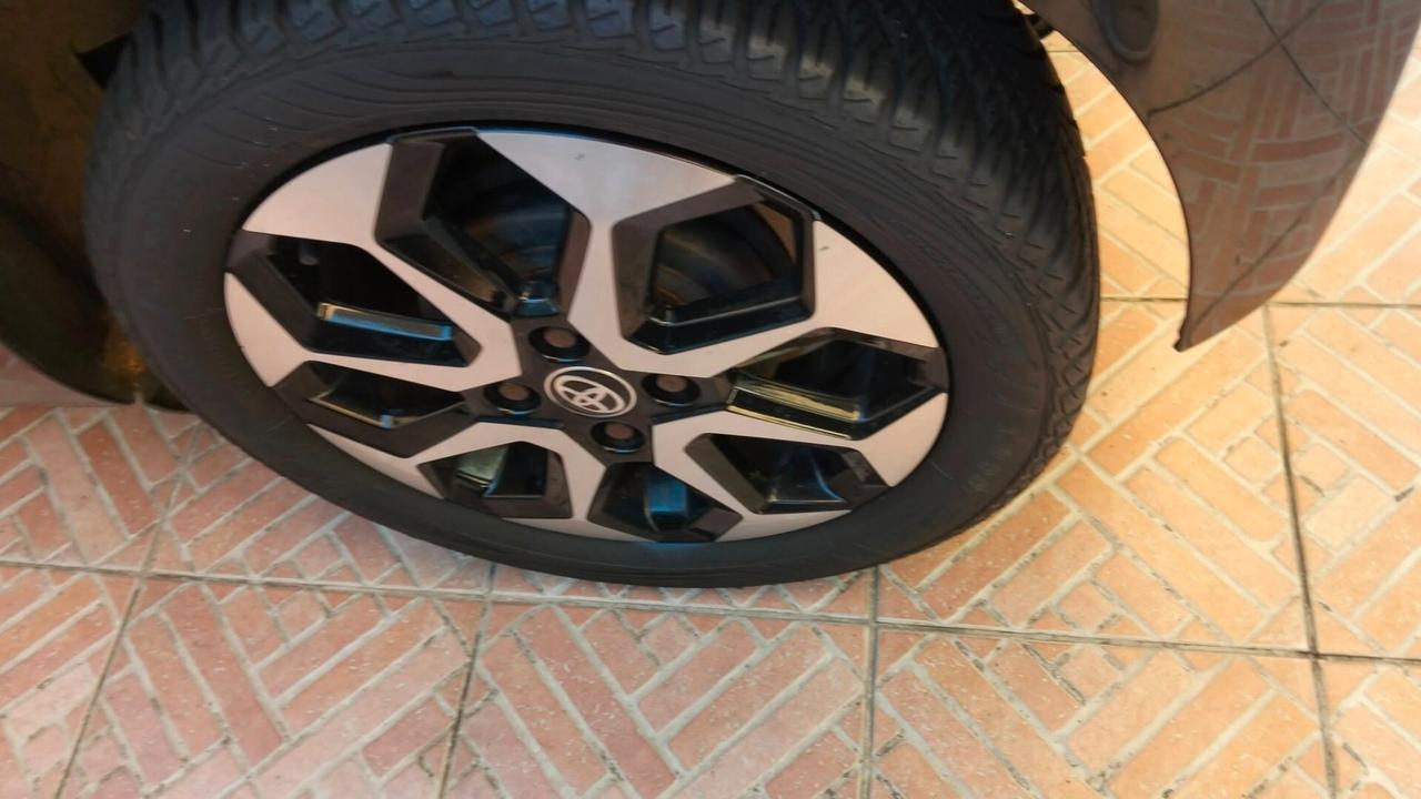 Toyota Aygo 1.0 VVT-i 69 CV 5 porte x-business MMT