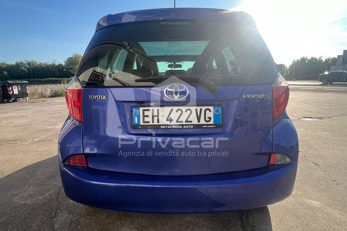 TOYOTA Verso-S 1.3 MT