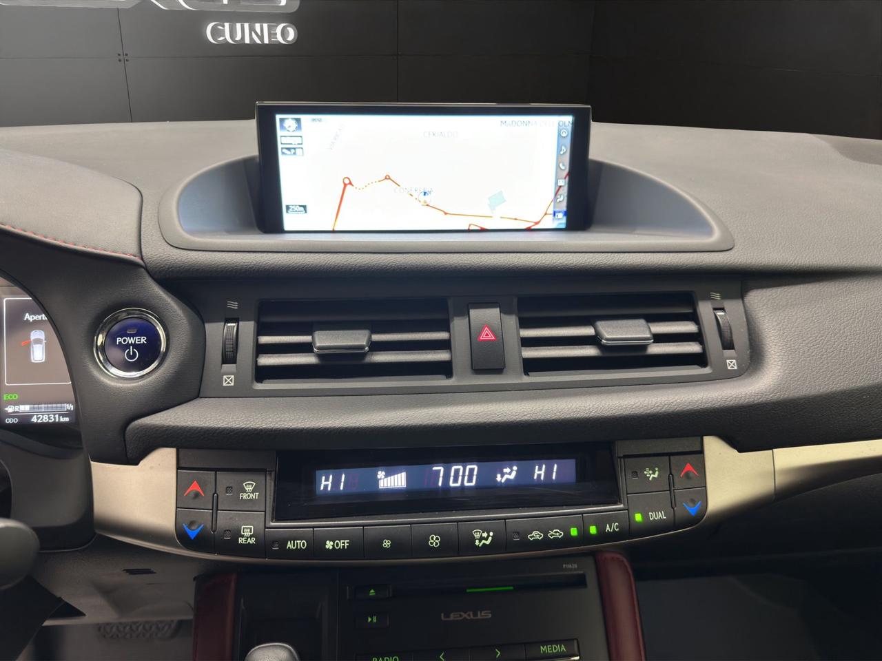 Lexus CT 200h 1.8 hybrid F-Sport cvt