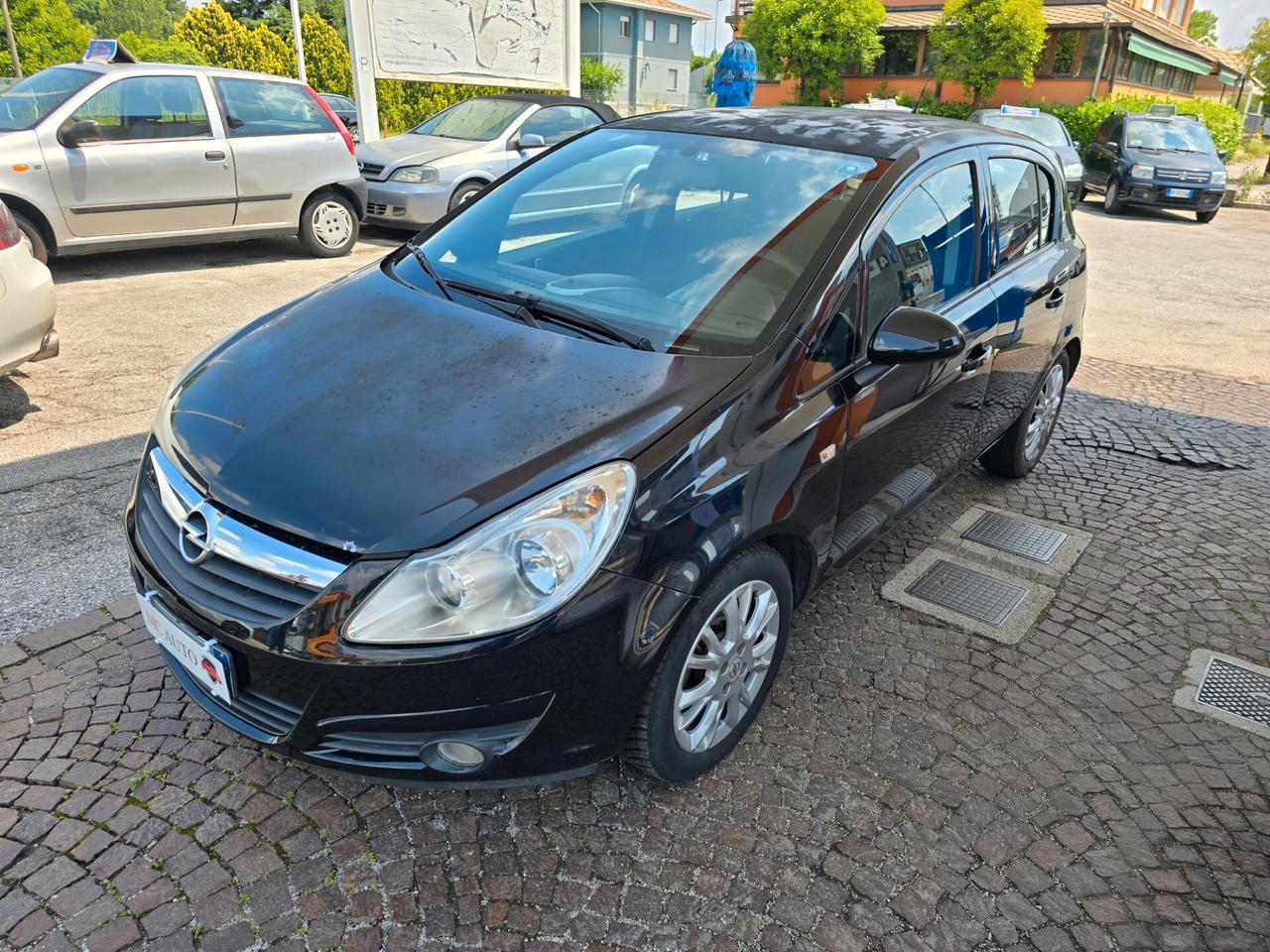 Opel Corsa 1.2 5 porte con 271.000km