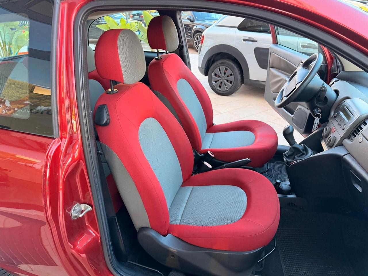 Lancia Ypsilon 1.3 MJT 75 CV Platino