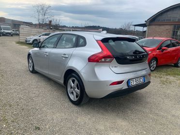 Volvo V40 D2 1.6 Summum 2015 233.000 KM