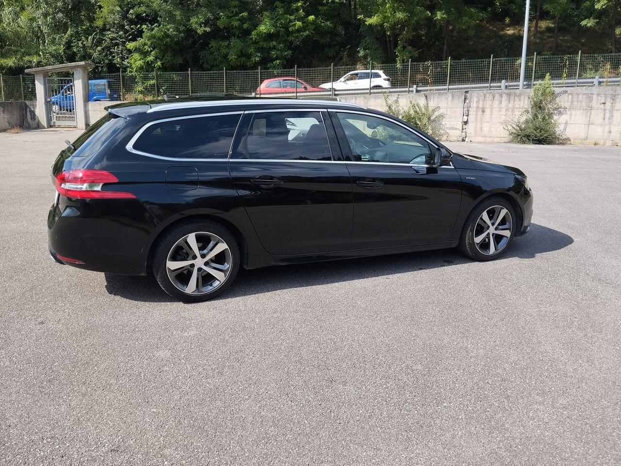 Peugeot 308 GT Line 1.5 Blue HDI 130