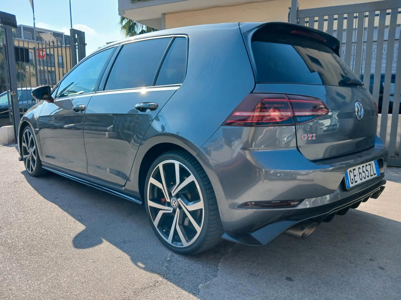 Volkswagen Golf GTI 7,5 2.0 Benzina 245Cv.