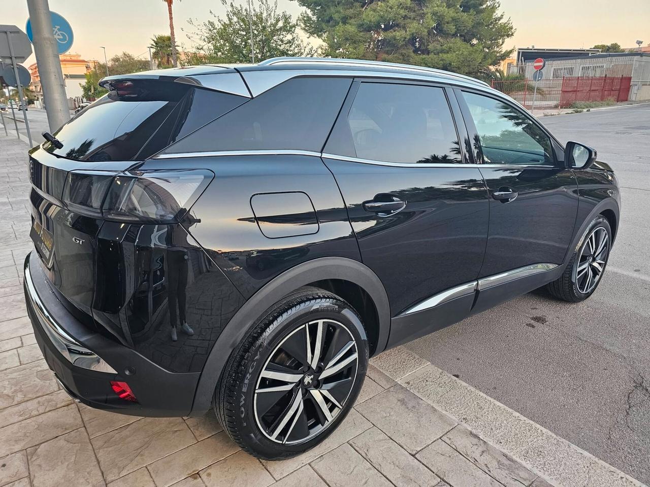 PEUGEOT 3008 1.5 BLUEHDI 131CV EAT8 GT PARK FULL