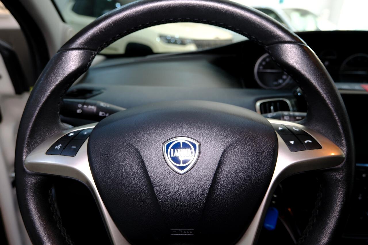 Lancia Ypsilon 1.0 HYBRID 70cv GOLD - 5° POSTO