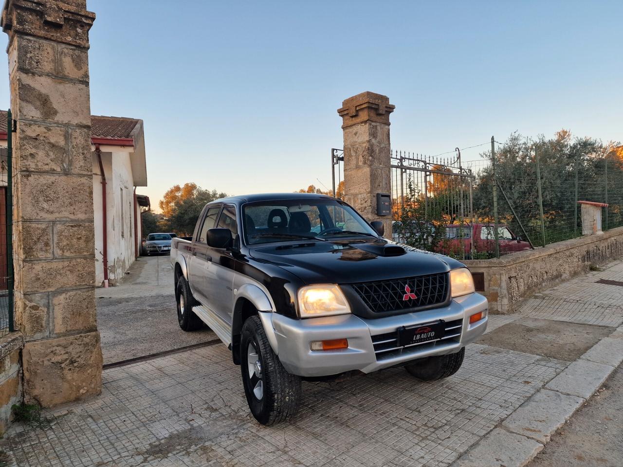 Mitsubishi L200 2.5 TDI 4WD Club Cab Pick-up GLS