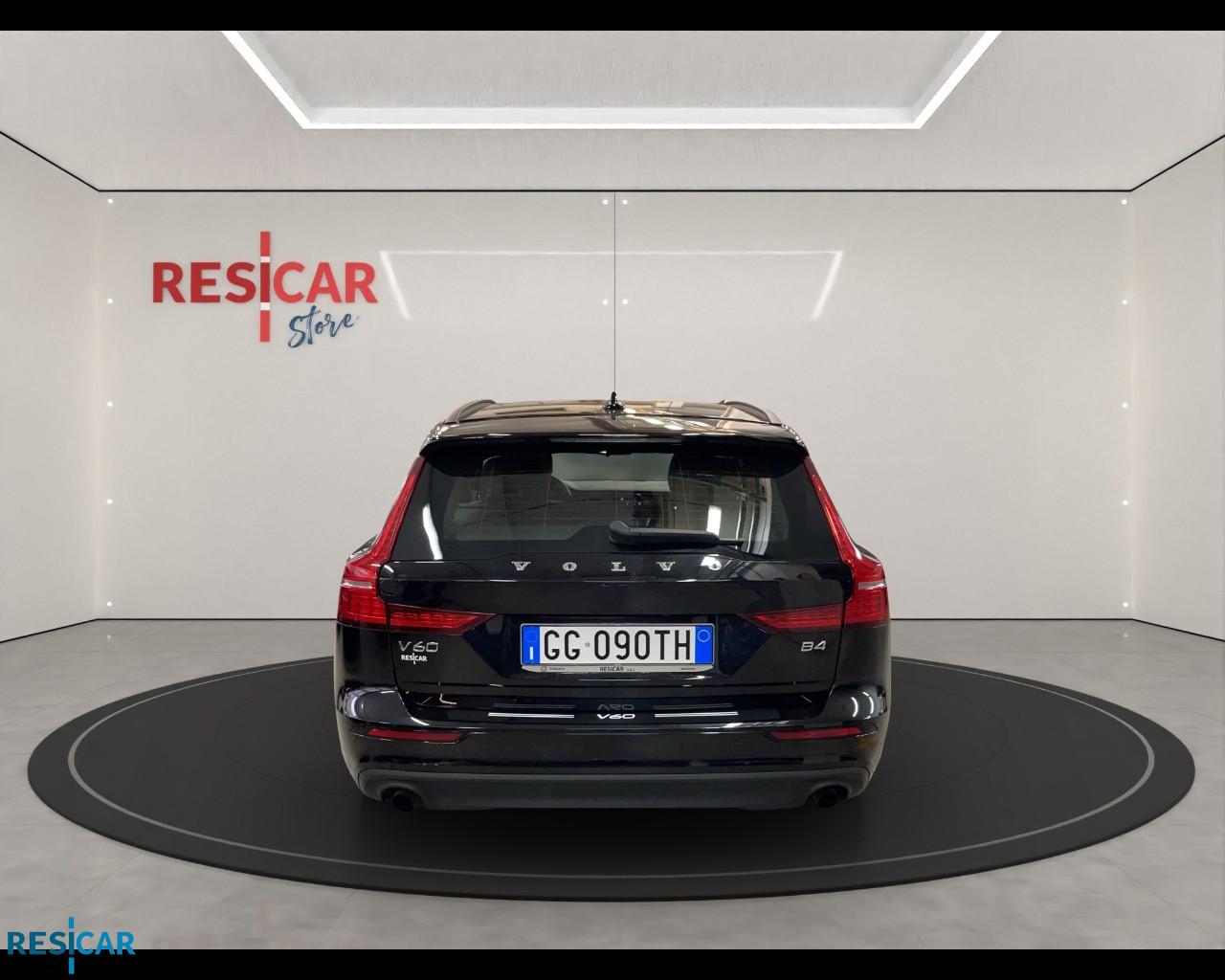 VOLVO V60 II 2019 V60 2.0 B4 Momentum Business auto