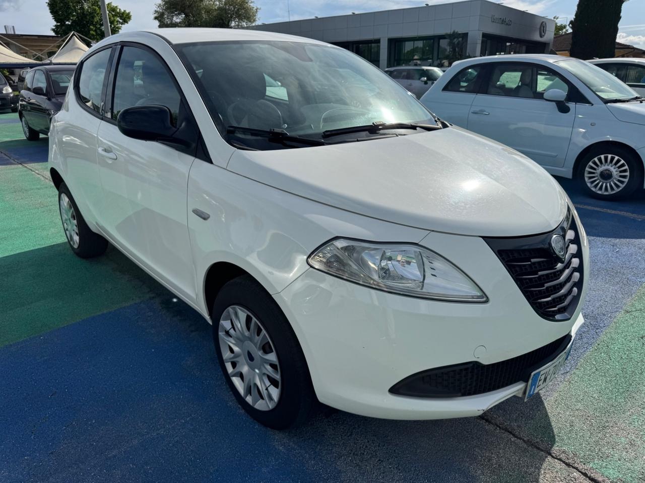Lancia Ypsilon 0.9 TwinAir 85 CV 5 porte Metano Ecochic Gold