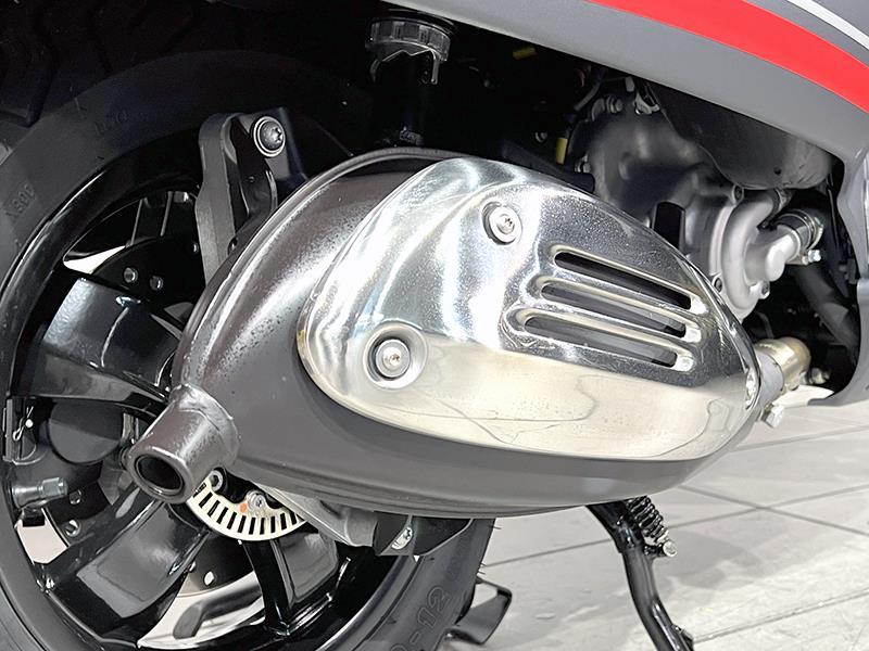 Piaggio Vespa GTS 300 Supersport HPE ABS