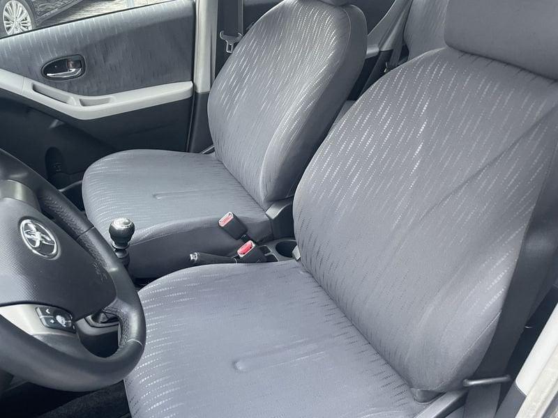 Toyota Yaris Yaris 5p 1.3 SOL NEOPATENTATI