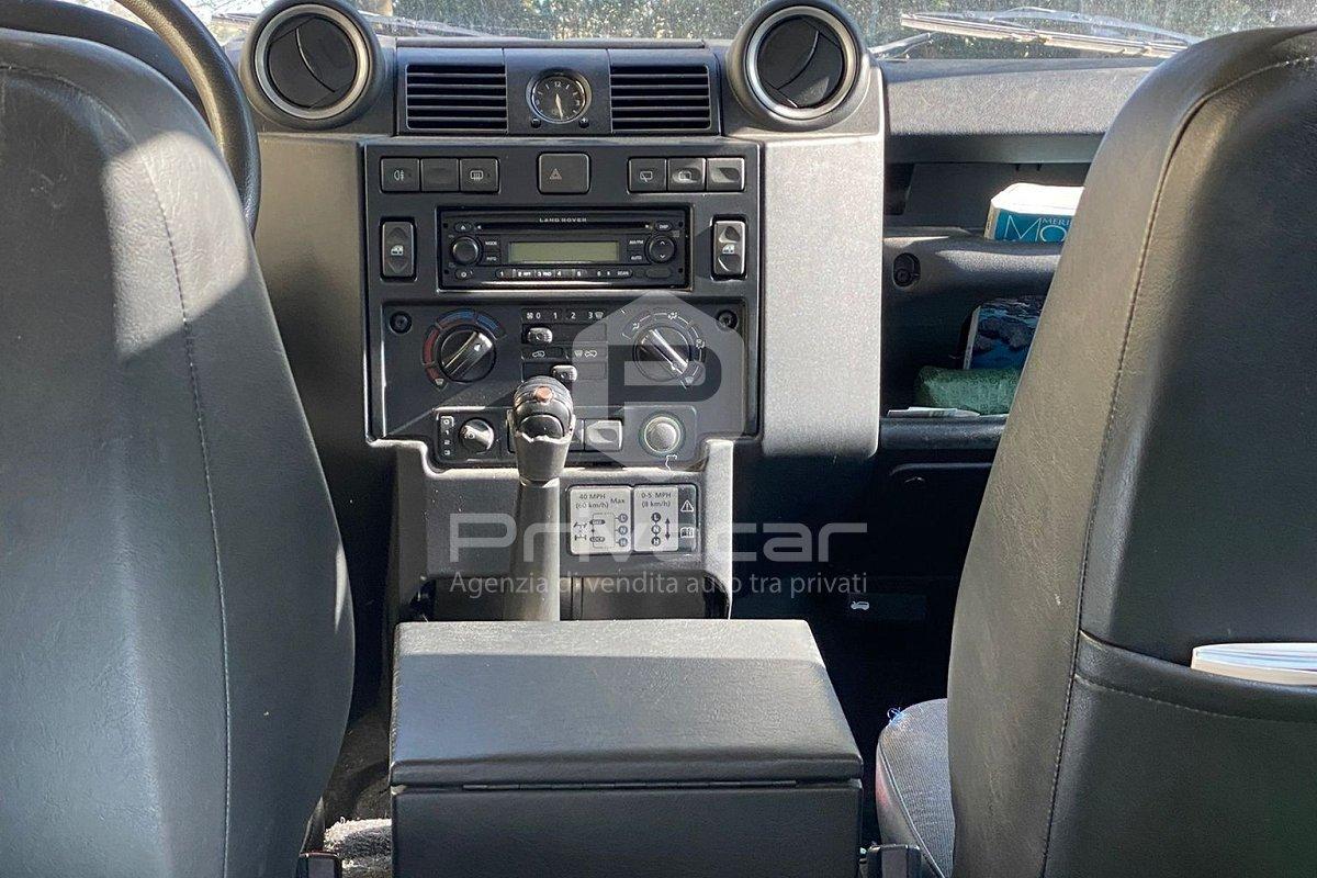 LAND ROVER Defender 90 2.4 TD4 Station Wagon S