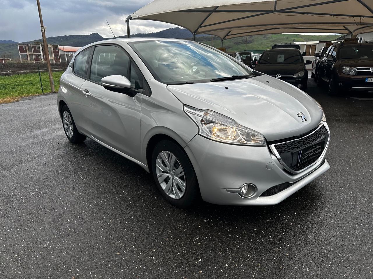 Peugeot 208 1.4 HDi 68 CV 3 porte Allure