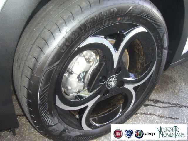 ALFA ROMEO Junior 1.2 136 CV Hybrid eDCT6 Speciale Km0
