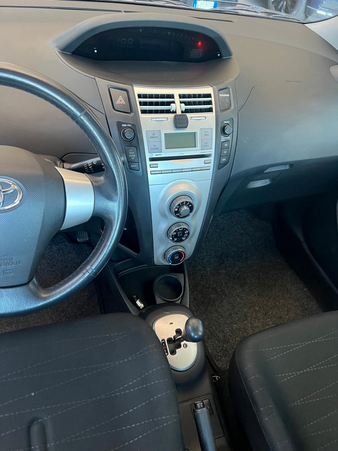 Toyota Yaris 1.3 5 porte/ok neopatentati