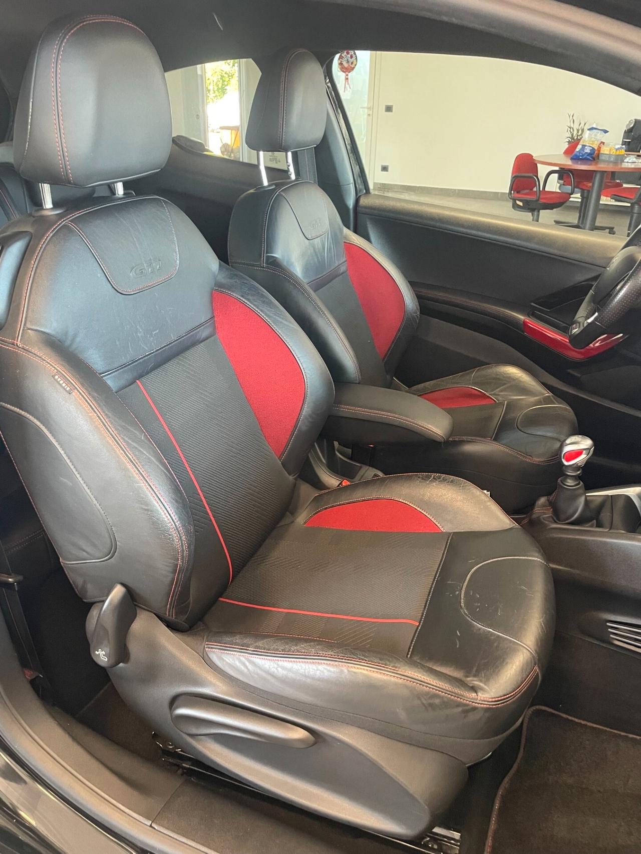 Peugeot 208 1.6 THP 200 CV 3 porte GTi