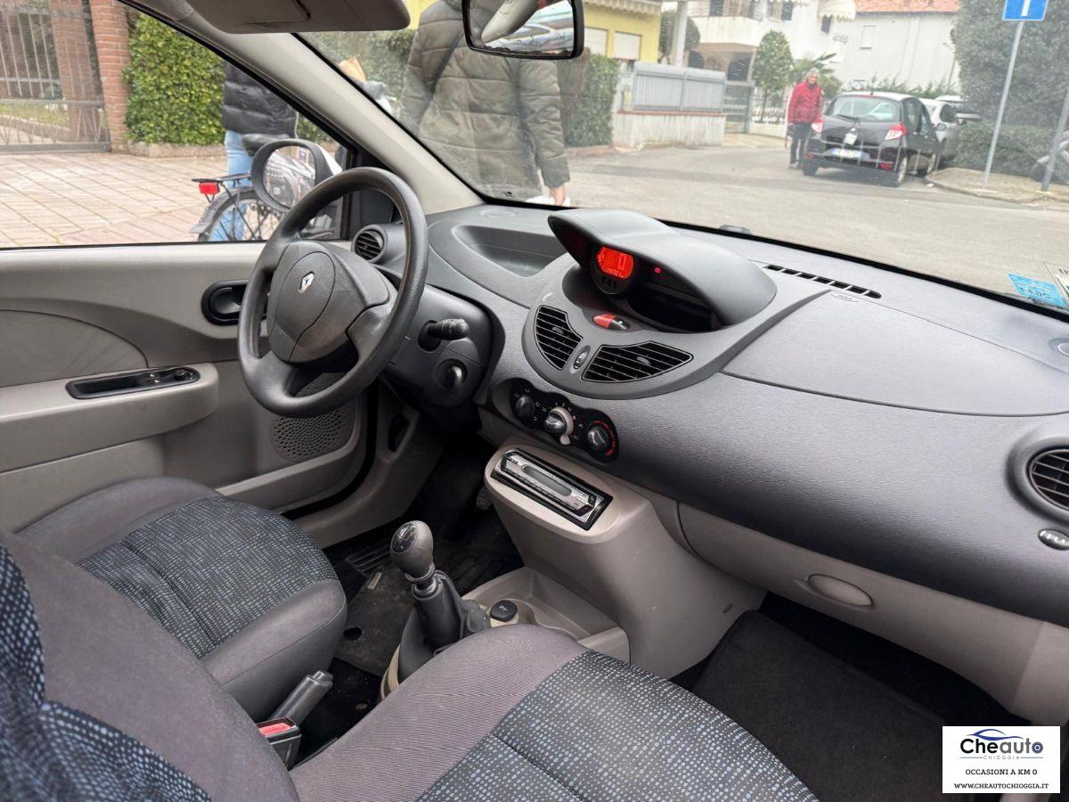 RENAULT - Twingo - 1.2 8V Privilège