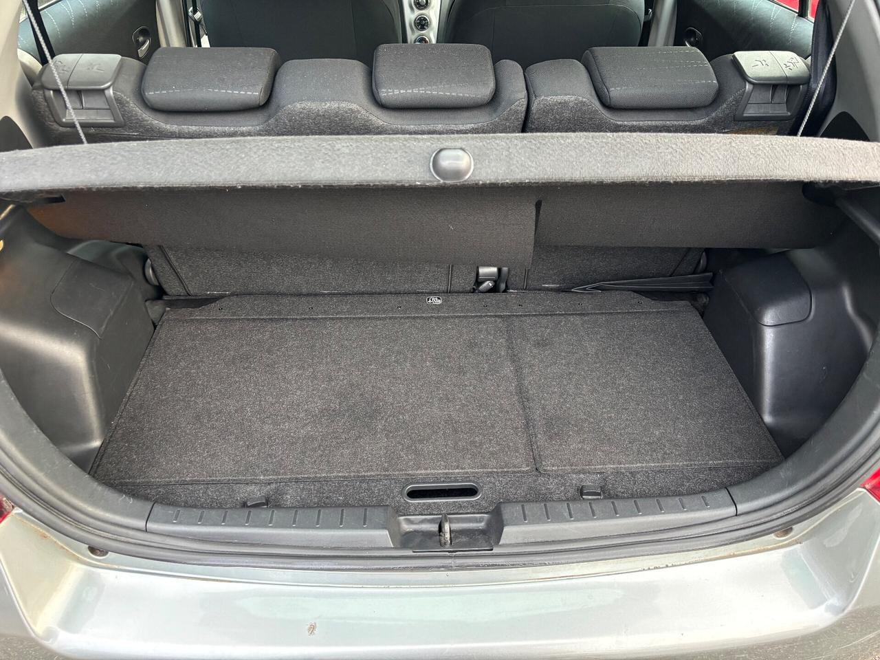 Toyota Yaris 1.3 5 porte sol OK NEOPATENTATI