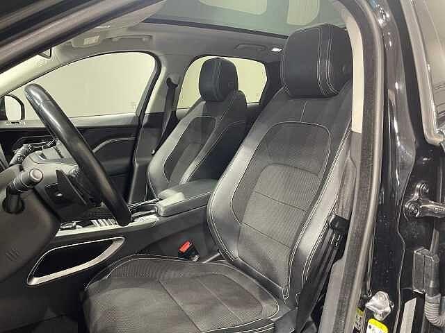 Jaguar F-PACE 2.0 D 180 CV AWD aut. R-Sport