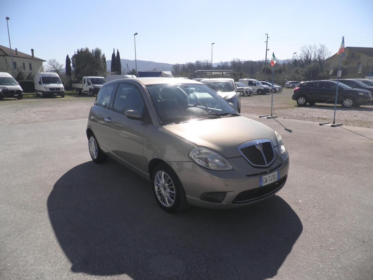 Lancia Ypsilon 3 Porte Ypsilon 1.3 mjt 16v Argento