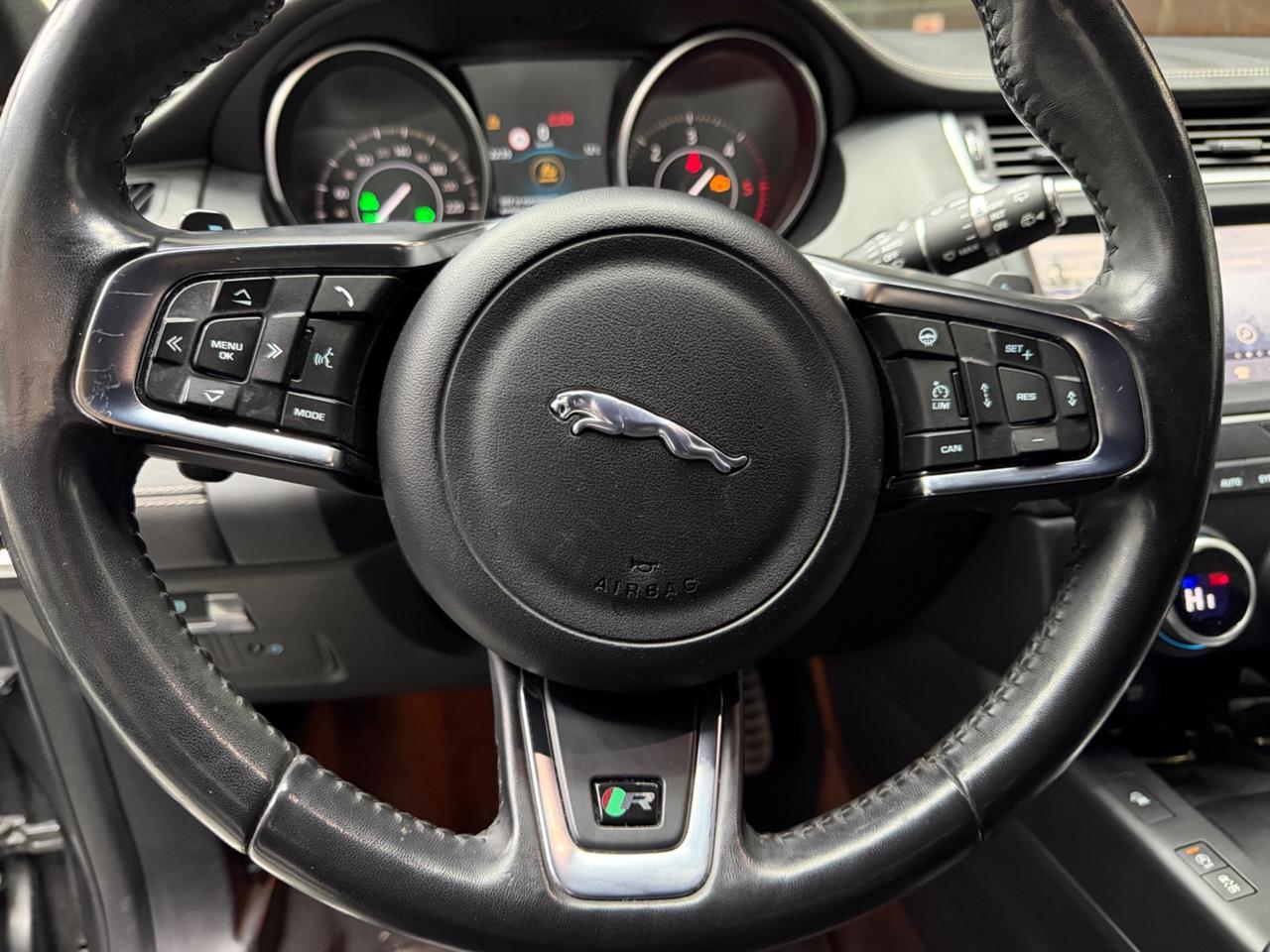 Jaguar E-Pace 2.0D 180 CV AWD R-Dynamic S