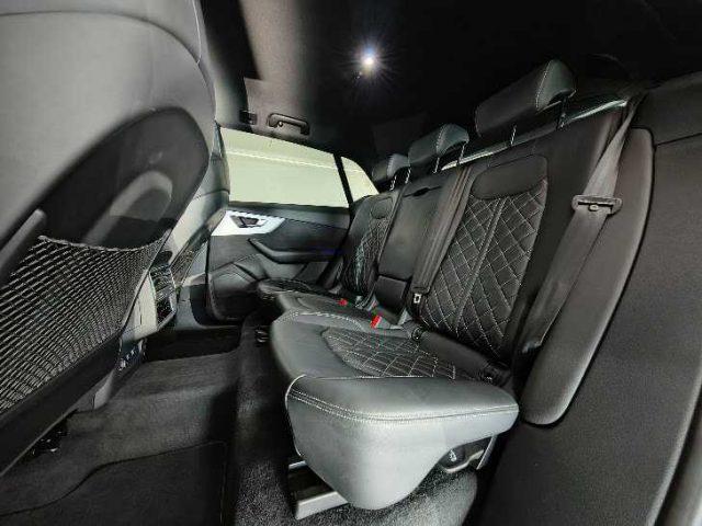 AUDI Q8 45 TDI quattro tiptronic Sport