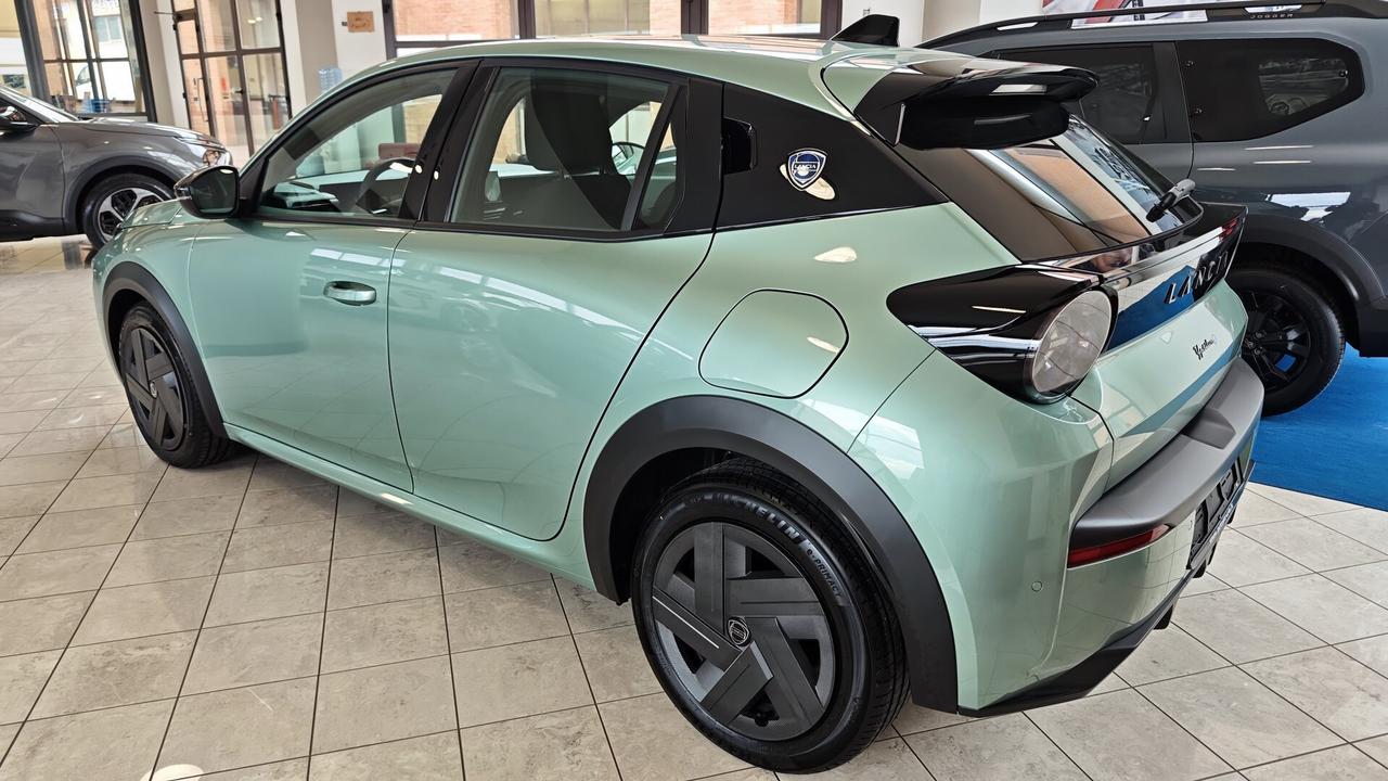 Lancia Ypsilon Hybrid e-DCT