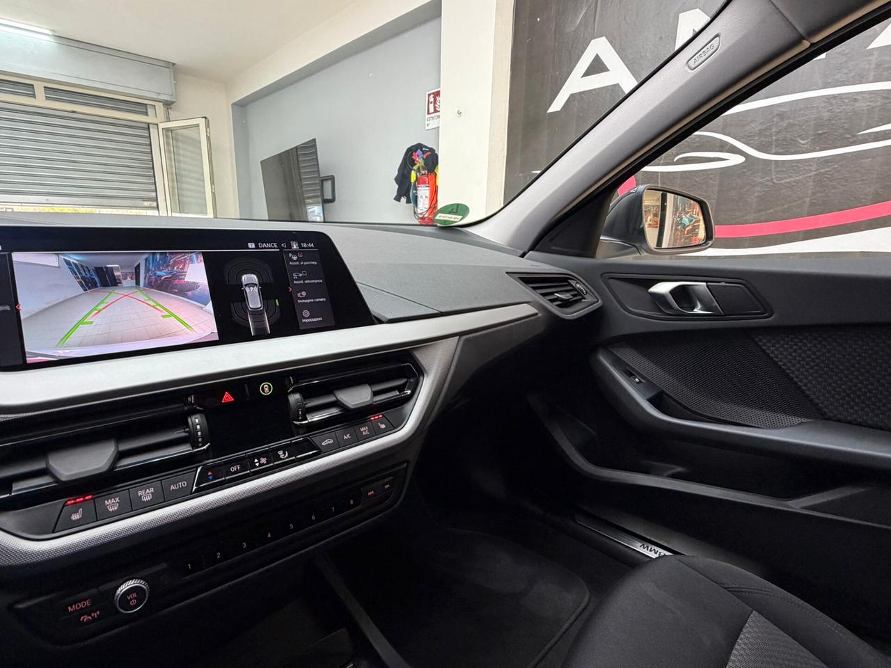 Bmw 116 116d 5p. Advantage