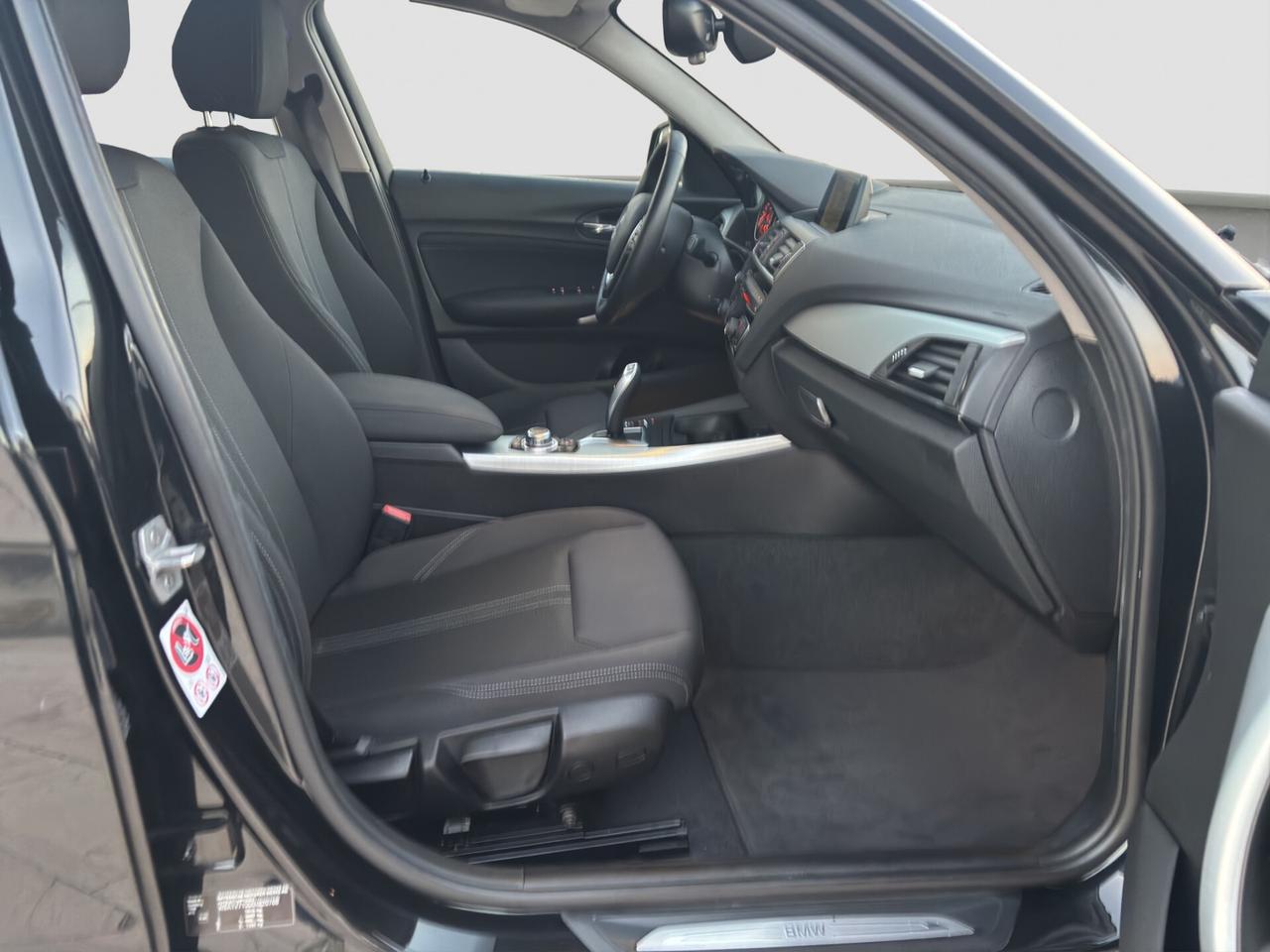 Bmw 116 116d 5p. Urban Steptronic