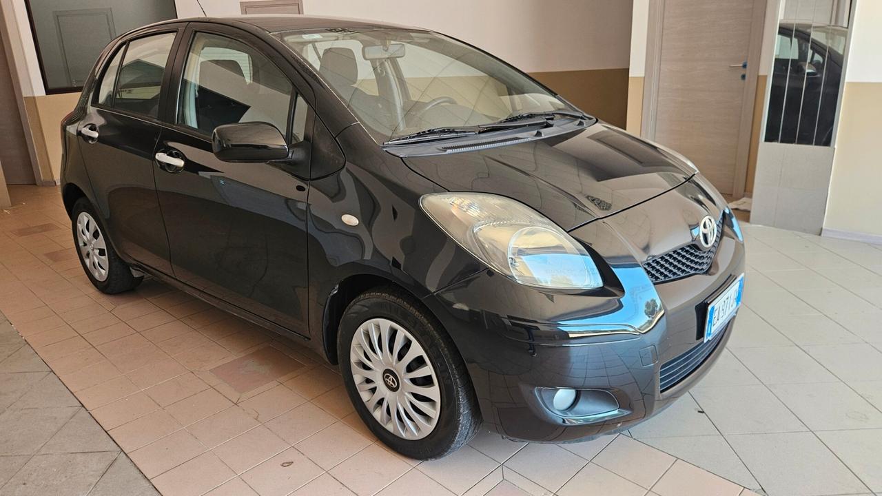 Toyota Yaris 1.4 D-4D DPF 5 porte Sol