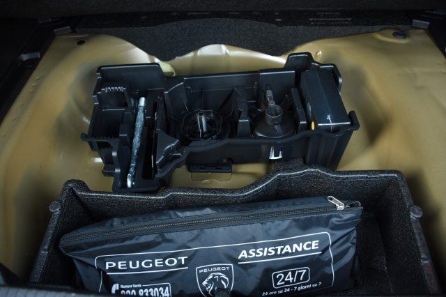 PEUGEOT 2008 BlueHDi 130 S&S EAT8 Allure