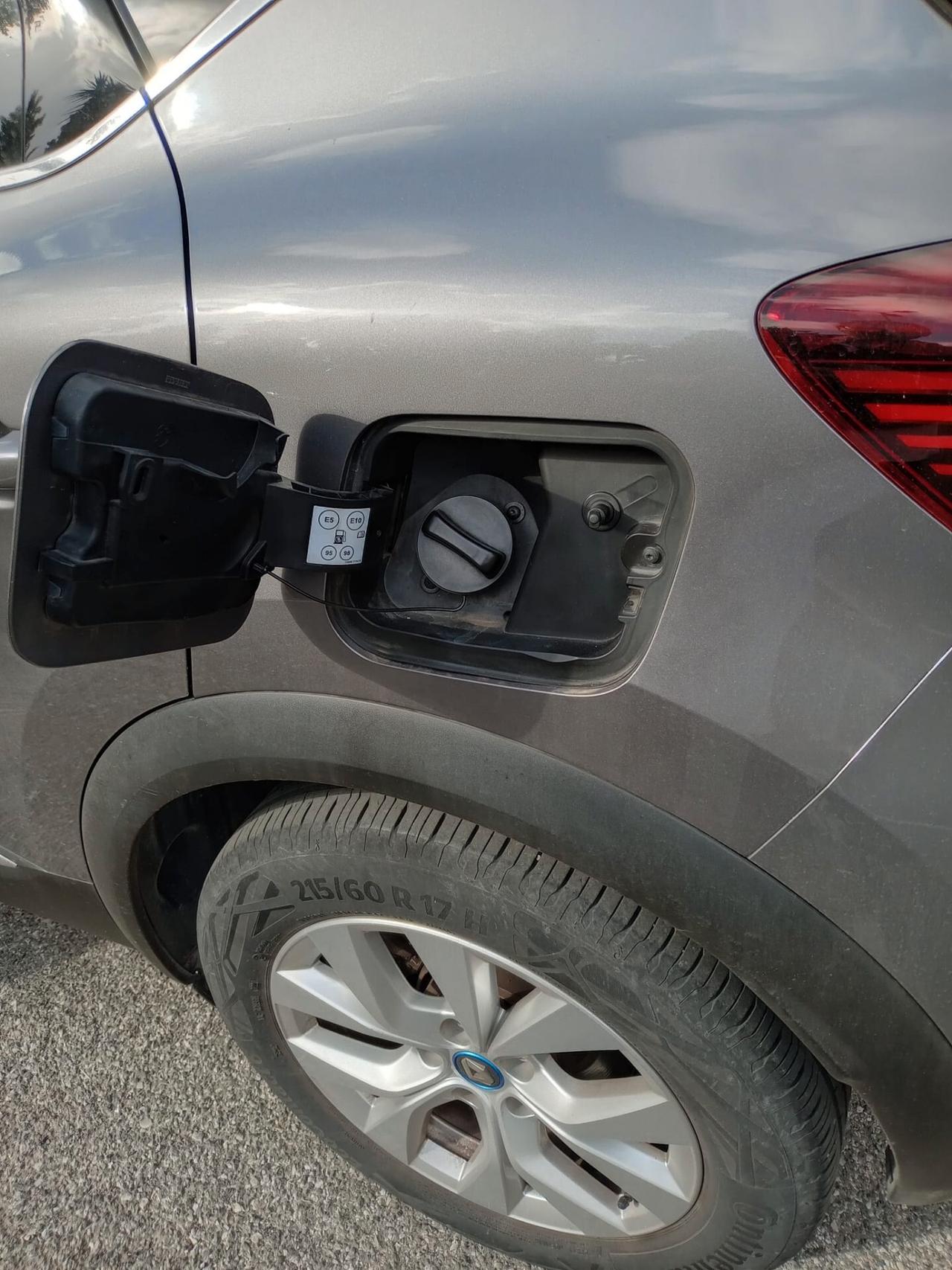 Renault Captur Mild Hybrid 140 CV Business