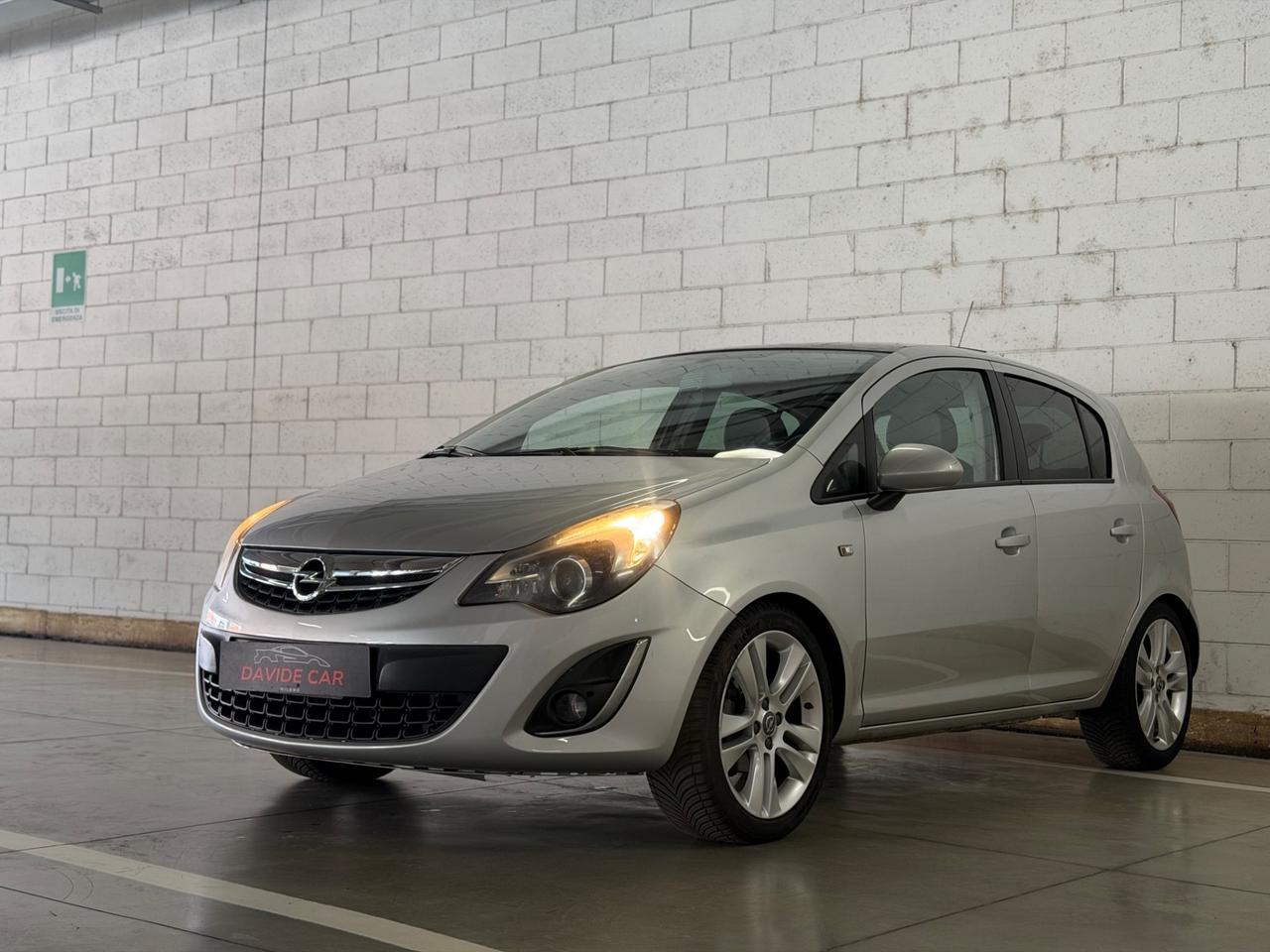 Opel Corsa 1.2 5 porte Club