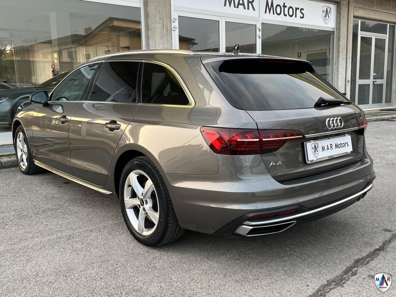 Audi A4 Avant 40 TDI quattro S tronic Business Advanced
