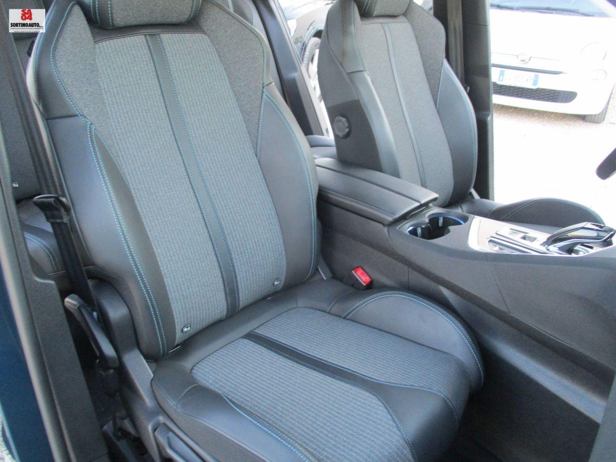 PEUGEOT 3008 BlueHDi 130 S&S EAT8 Allure Pack 2021
