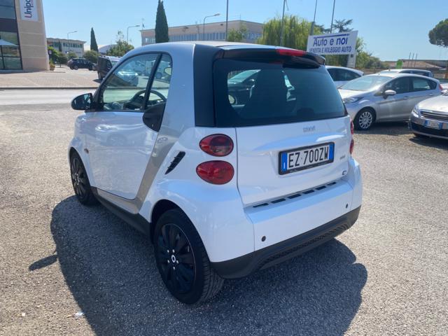 SMART ForTwo 1000 45 kW MHD coupé pure NEOPATENATI