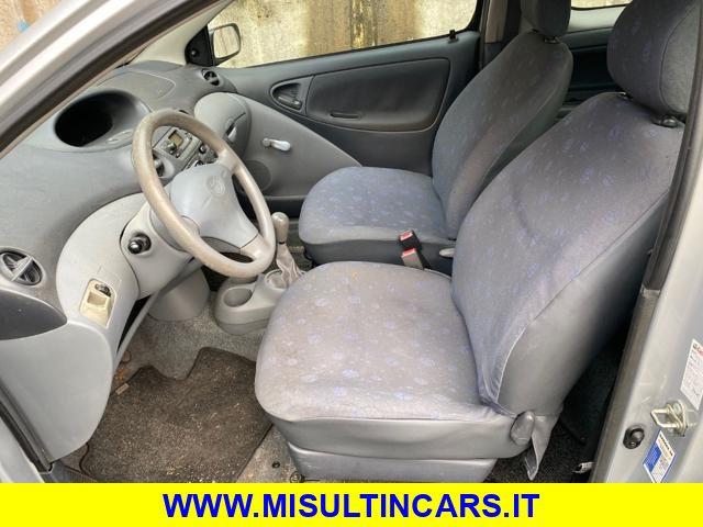 TOYOTA Yaris 1.0i 16V cat 3 porte